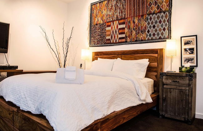 83MF - Lakeside - Hot Tub - WIFI - BBQ - Dock - Sleeps 4 NO PETS - Foto 7