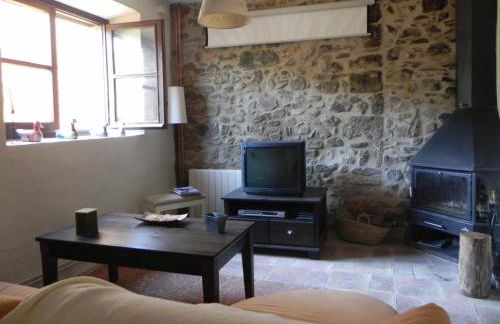 BAIX EMPORDÀ. Increíble casa en pueblo medieval - Foto 10