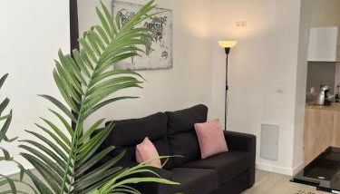 HERMOSO PISO a 3 min de la ESTACION DE BUS Y TREN AVE - Photo 4