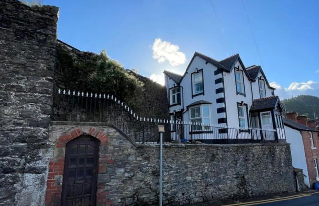 Llangollen Retreat With Stunning Views of the Castle - Foto 1