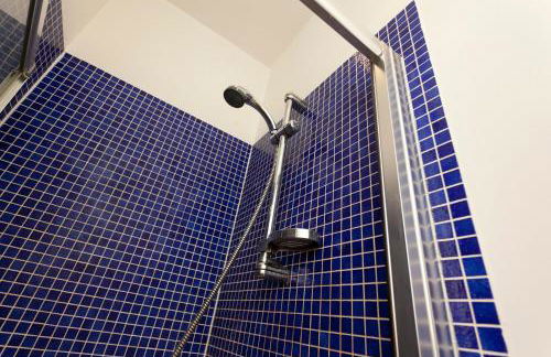 Lace Market Apartments - City Centre - 4 Beds Apartment with 2 Bathrooms and full Kitchen in George Street - close to Victoria Centre Shopping Centre - Parking for Cars & Vans from Five Pounds a Day - Sunday 1pm Check-out - Foto 20