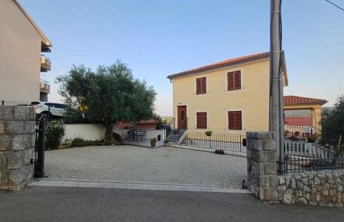 16 Čižići - Photo 24