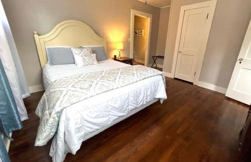 KING BED Family Friendly Cottage - Walk to Zoo & Waterpark - Near Downtown & Midtown - Foto 11