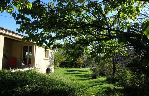 Studio idépendant au rez de chaussée d'une longère , terrasse , jardin - Photo 6