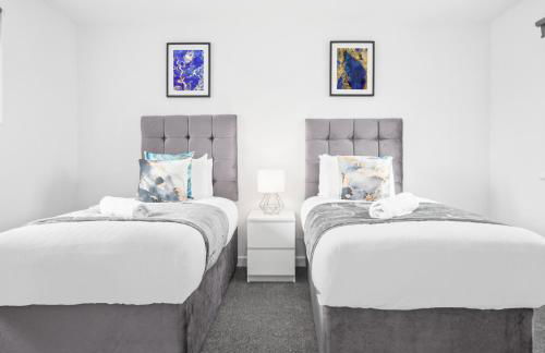 Stylish Two Bed Apartment -Cradley Health - Smart Tv - Netflix - Parking 27BC - Foto 7