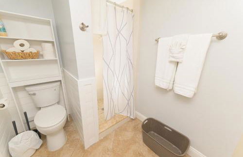 Enchanting 2-Bedroom Ground Floor Beach Condo at Cape Canaveral WiFi & AC - Foto 13