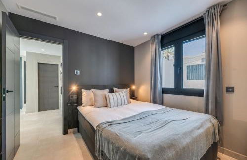 VACATION MARBELLA I Villa Marbesa White Pearl, Two Private Pools, 3min walk to the Beach, Fastest WiFi, Built in 2024 - Photo 27