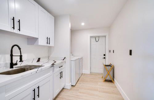 Waterfront Fort Myers Home Private Pool and Dock - Foto 16