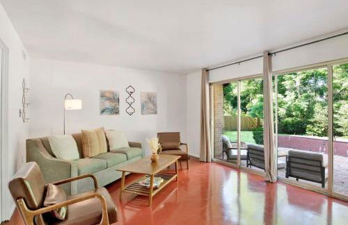 Midcentury Modern - Pool & Hot tub - Retro Retreat - Foto 9