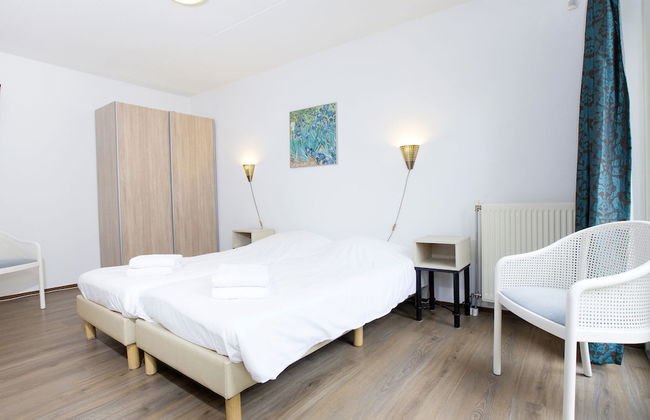 Restyled Holiday Home with 2 Bathrooms near Beach - Photo 5