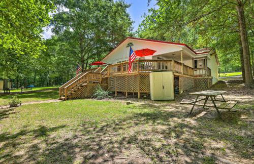 Waterfront Sparta Gem with Fire Pit and Kayak! - Foto 26