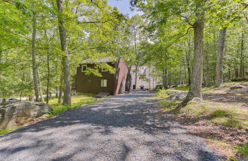 Screened Porch and Deck Pet-Friendly Poconos Escape - Foto 29