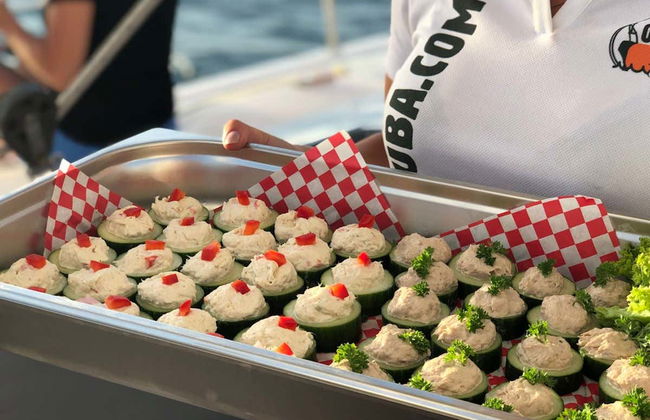 Paseo en catamarán por Aruba al atardecer - Foto 4