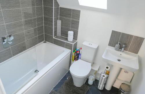 Stunning Two-Bedroom Apartment at A3REE, Free Parking, near Cribbs Causeway Mall - Foto 44
