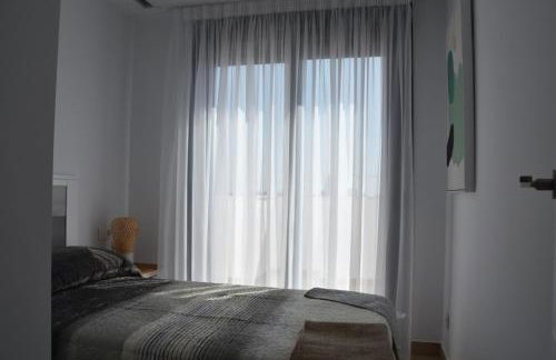 PANORAMISCH modern vakantiehuis in Finestrat bij Benidorm met 3 slaapkamers, gelegen op de 1ste lijn met privézwembad en omheinde privétuin, zicht op zee, de bergen met 'Kilómetro Vertical del Puig Campana' en op de skyline van Benidorm City en Finestrat - Foto 25