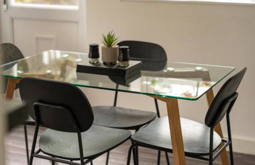 Crew Quarters - Your Ideal Stay in Bury - Photo 60