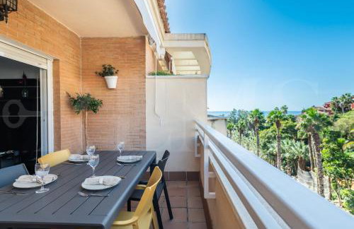 Seaside stay with large terrace, pool & parking REMS - Foto 29