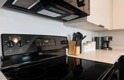 Chic and Cozy Home, Walk to Little Tokyo with Parking - Foto 12