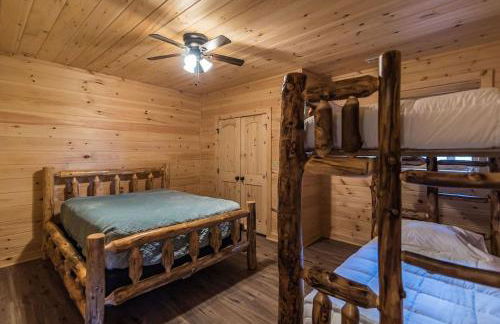 Majestic mountaintop cabin, hot tub, fireplaces - Foto 38