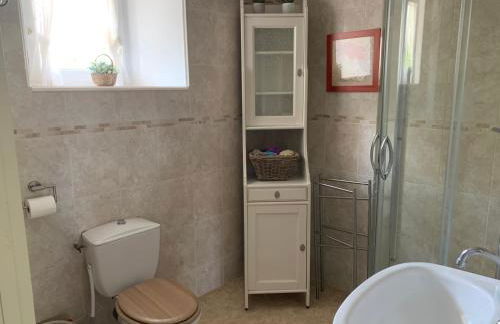 Two Cottages in Beautiful Brittany 5 Bedrooms Sleeps 10 Pets Welcome Heated Swimming Pool Free Wifi - Foto 29