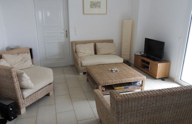 Elegant Villa in Evangelismos with Pool & Garden near Sea Beach - Foto 6