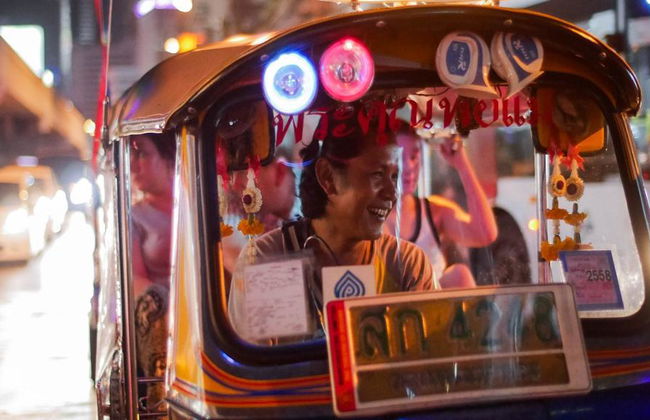 Tour gastronomique en tuk-tuk à minuit - Photo 1