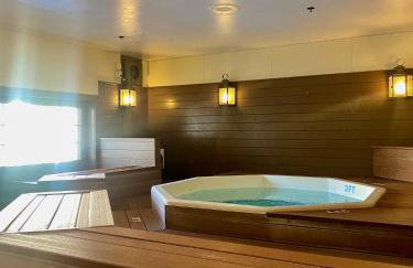 Cozy Ski in out Cabin in Berkshire Resort - Foto 7