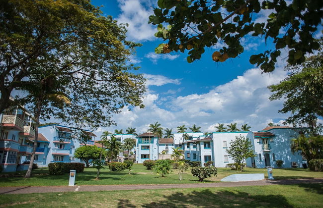 Point Village Studios and Suites - Photo 57