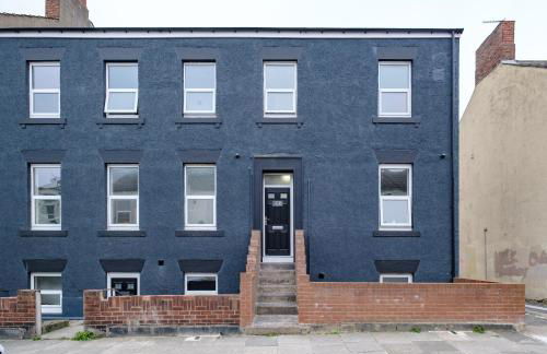 8 Bedroom, 8 En suite, 12 beds, Fast Wifi, Contractors, Parking - Foto 2