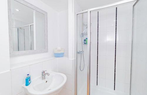 Upgraded 4 Beds Level Access Lifts 2 bath Parking - Foto 20