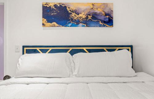 Charming Home In Heart of City With King Size Bed! - Foto 7