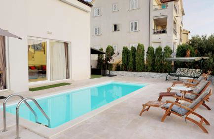 Elegant Hvar town villa with pool - Photo 21