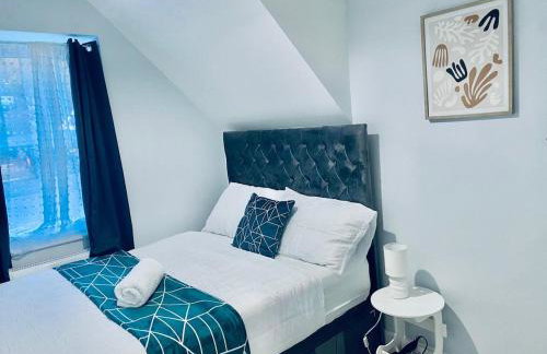 Coastal Flats with Garden & Parking near Castle - Foto 13