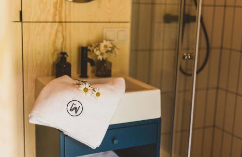 WymarzONE domki- z prywatnymi jacuzzi i kominkiem - Foto 32