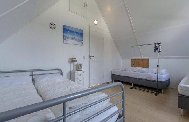 Beautifully Situated Luxury Villa on the Water - Foto 28