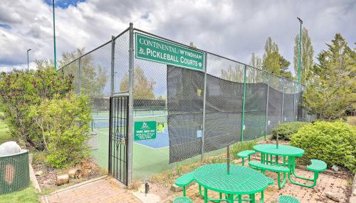 Cozy Flagstaff Retreat with Balcony and Mtn View! - Foto 3