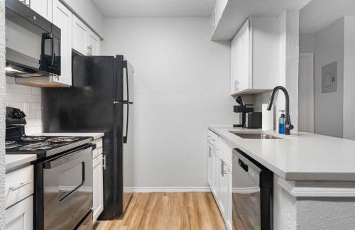 Furnished Apartments in University Hills - Foto 25