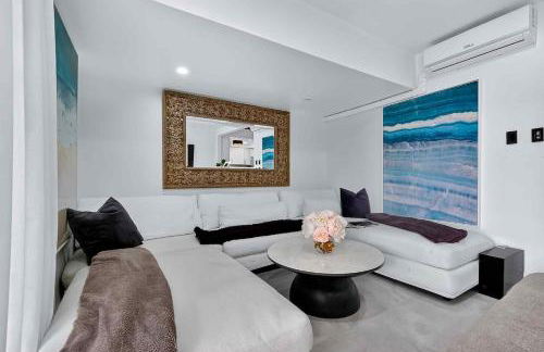 Villa 800 - 3 BEDROOM - 3 AND A HALF BATHROOMS -6 BEDS- Spa like Retreat Saline Pool & Jacuzzi - Foto 33