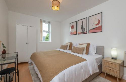 3-Bed Serviced Apt near M62, Leeds - Ideal for Up to 6 Guests - Long Stay Options - Free Parking and Wifi - Foto 14