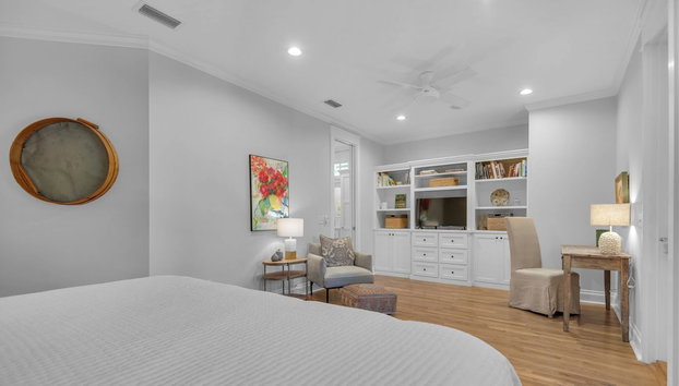 Carriage House ~4br/3.5ba ~ Sleeps 8~ Public Beach Access! - Foto 2, Habitación