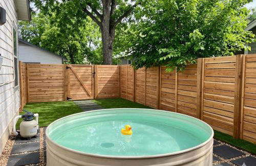 Longhorn ATX Gem with King Bed & Rain Showers Walk to DT Activities & Lake - Foto 40