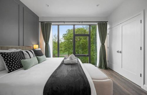 Stunning Penthouse Double King Suite on Butler Street with rooftop deck and free off street parking - Foto 21