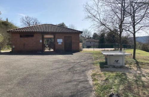 CONFORTABLE MAISON DANS VILLAGE VACANCES AVEC PISCINE A CAJARC - Photo 13