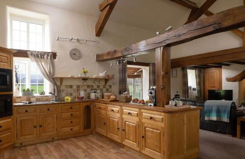 PLAS IWRWG GRANARY - Stunning Barn Conversion based in North Wales - Photo 8