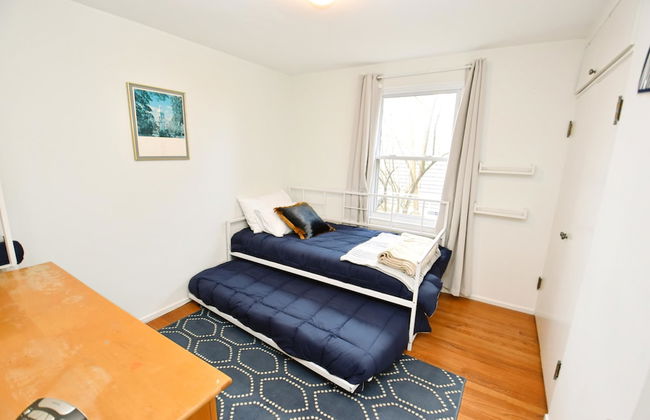 3 Bedroom 2 Bath Home Close to ND w Fire pit 1155 - Foto 19