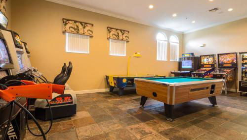 Walkin' on Sunshine - 5 bed pool home in Terra Verde Resort near Disney - Foto 2, Game Room