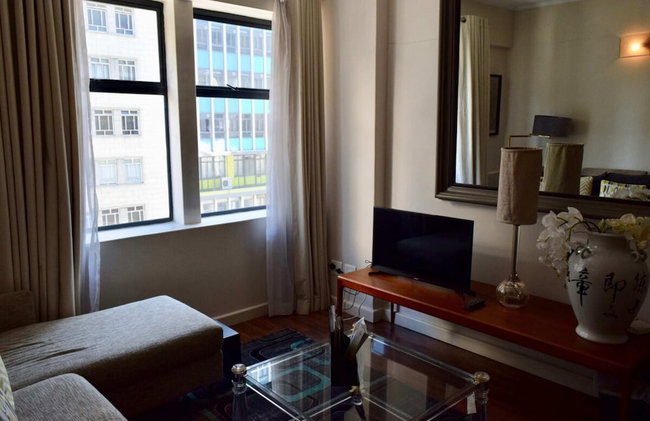 Stylish Apartment with Rooftop Pool & City Views - Foto 2