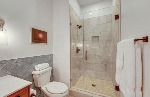 Downtown Grand Haven Condo - Walk to Boardwalk! - Foto 11