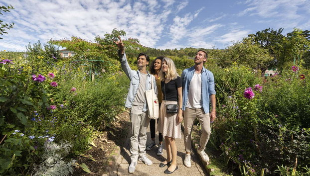 Casa de Monet en Giverny + Outlet McArthurGlen - Foto 2, La Casa de Monet en Giverny cuenta con bellos jardines
