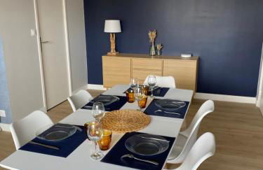 Appartement 5 personnes 65m2 avec balcon, vues partielles mer, 150m de la plage et centre, wifi et parking privé - Photo 4